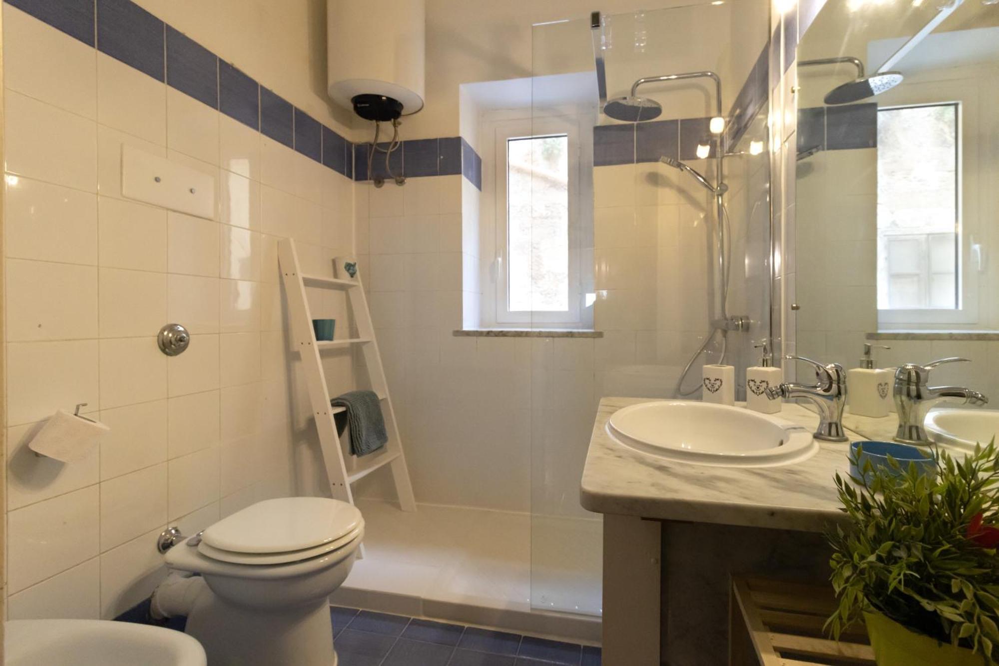 At Kalsa Quiet Flowered Terrace! Free Parking! Ideal For Remote Working! Apartamento Palermo